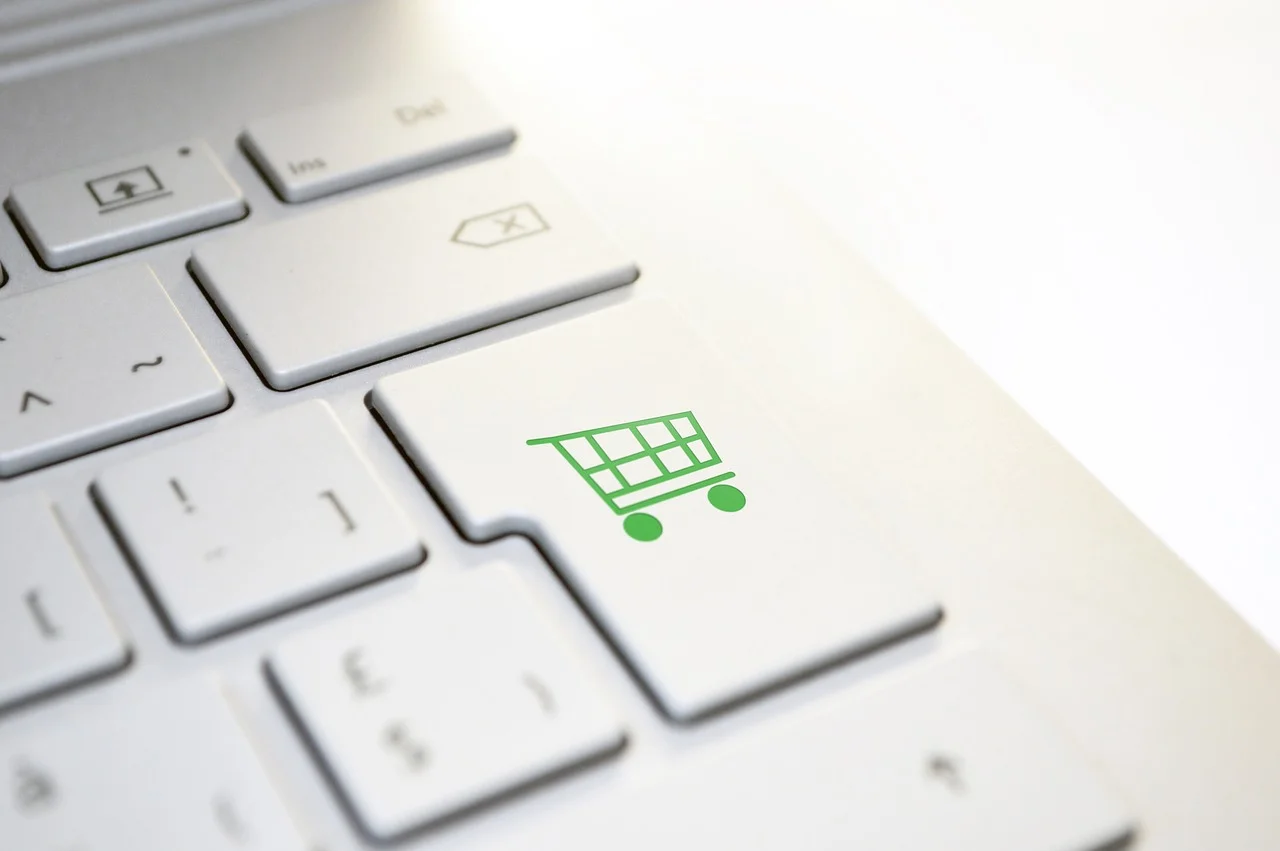 shopping cart icon on e-commerce platform
